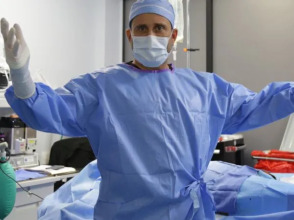 Chirurg na sali operacyjnej w USA