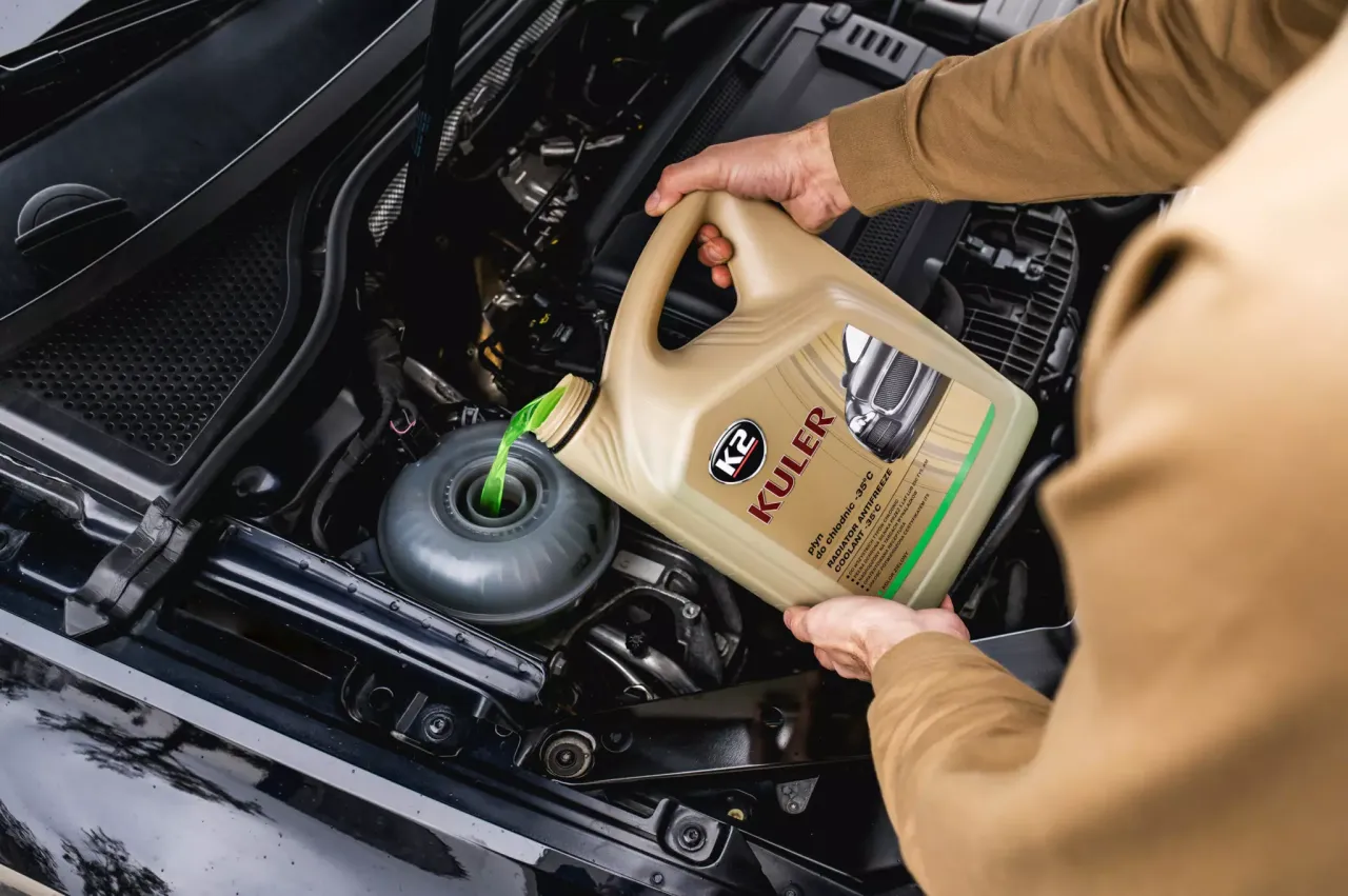 płukanie układu chłodzenia samochodu