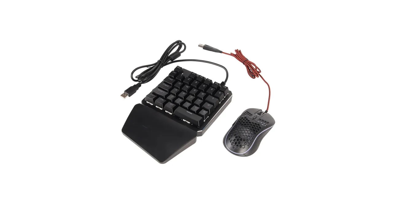 klawiatura i mysz podłączone do ps5 porty usb bluetooth