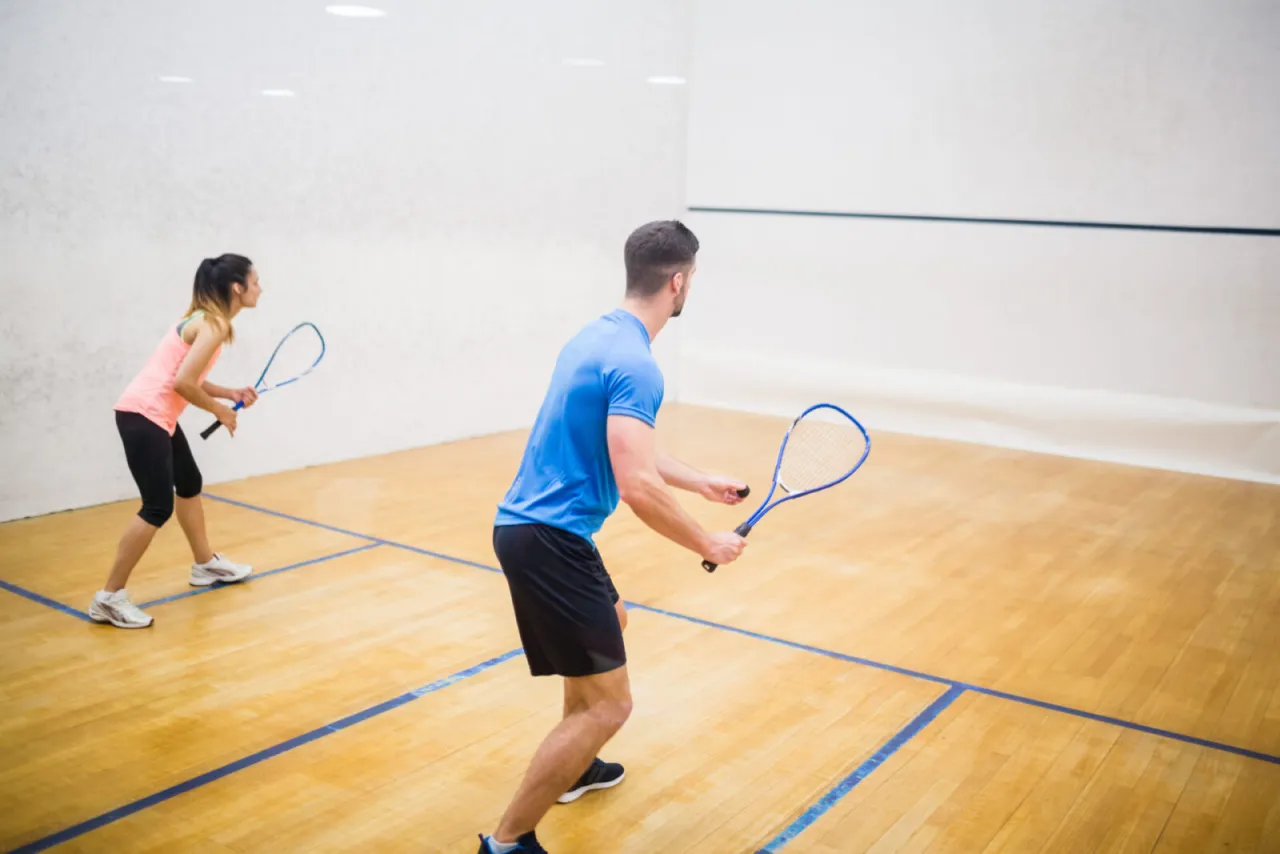 Zdjęcie Squash i spalanie kalorii - poznaj prawdziwy potencjał tej gry