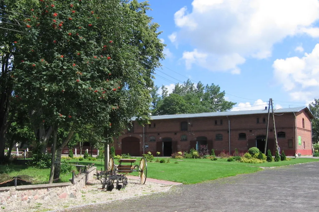 Zdjęcie Stadnina koni Nowielice - historia, usługi i pasjonujące wydarzenia