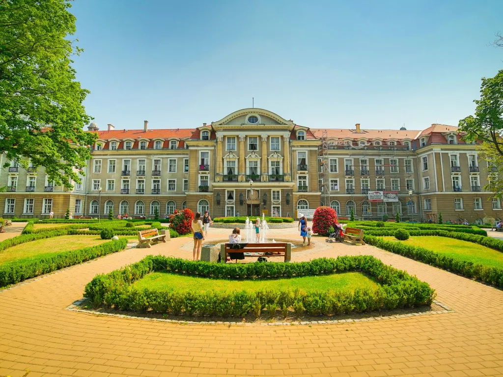 Zdjęcie Szczawno Zdrój sanatorium Kolejowa 14 - komfortowe noclegi i usługi zdrowotne