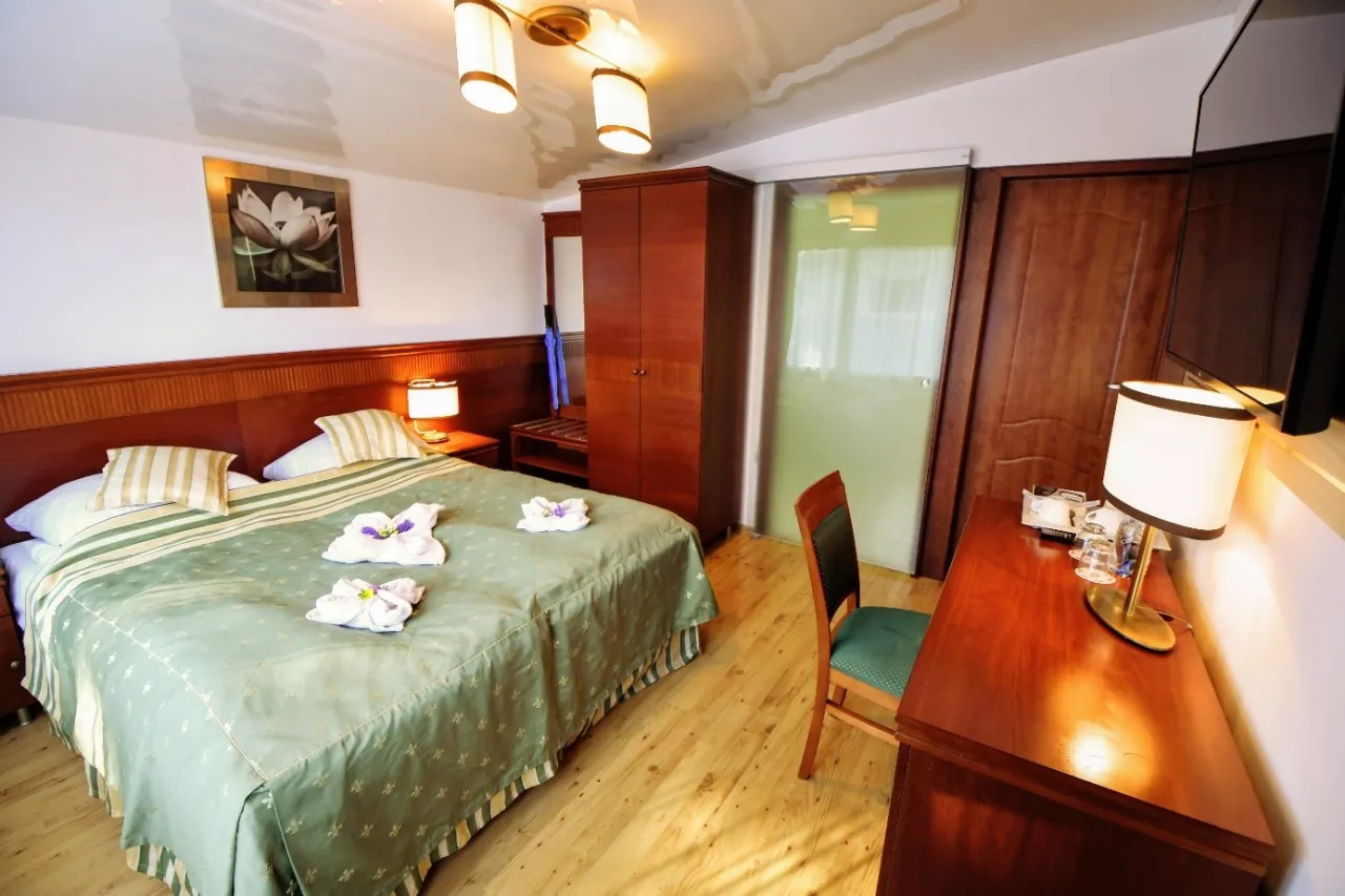 Zdjęcie Czy można wynająć pokój w hotelu nie mając 18 lat – poznaj zasady