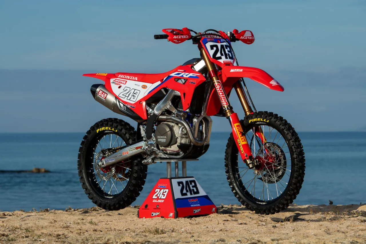 Zdjęcie Honda CRF 450 ile ma koni - moc, która zaskoczy każdego motocyklistę