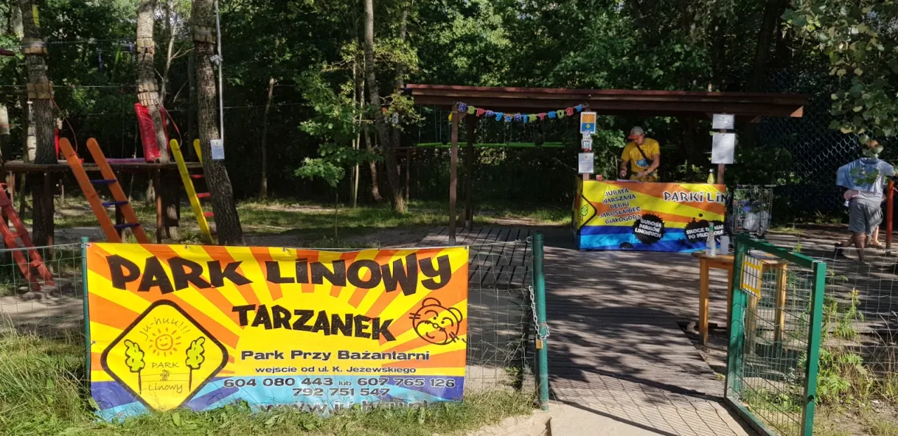 Zdjęcie Park linowy przy Bażantarni - idealne miejsce na rodzinną przygodę