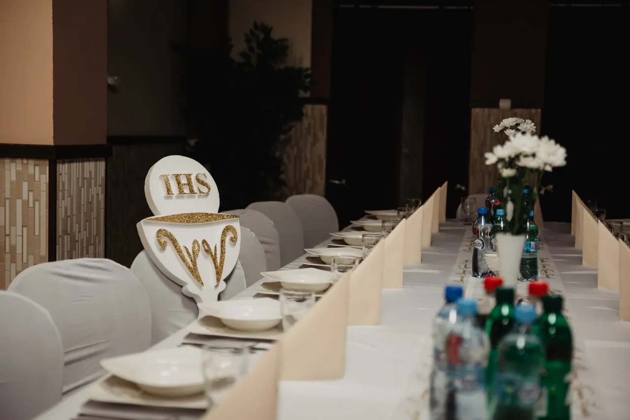 Zdjęcie Ile kosztuje catering na komunie? Sprawdź, co wpływa na ceny