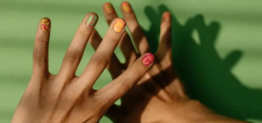 Zdjęcie Hybryda czy żele: Jak wybrać najlepszy manicure dla siebie?