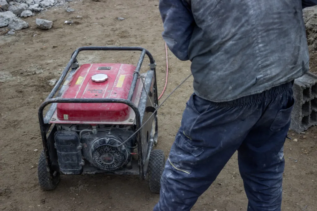 Zdjęcie Co ile wymiana oleju w agregacie prądotwórczym? Uniknij kosztownych awarii