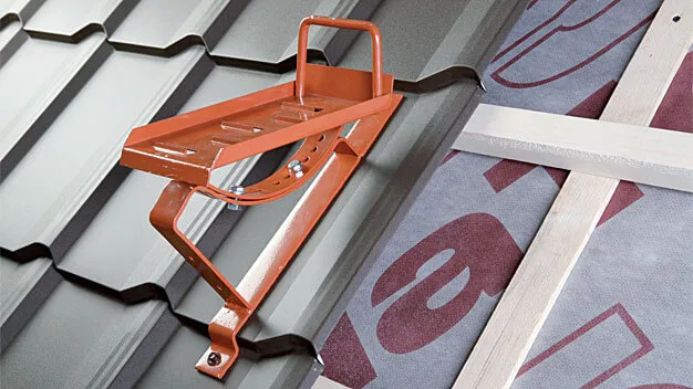 Zdjęcie Stopnie na dach do komina: wybór, montaż i jak zapewnić bezpieczeństwo?