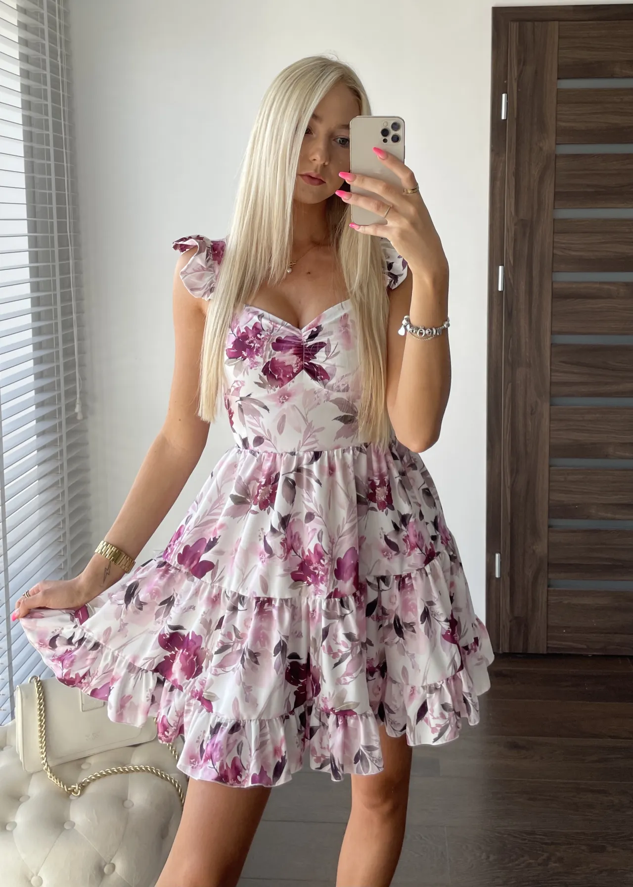 Zdjęcie Jaką sukienkę założyć na wesele, aby czuć się pięknie i modnie?