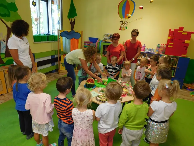 Zdjęcie Czy żłobek jest placówką oświatową? Odkryj kluczowe różnice