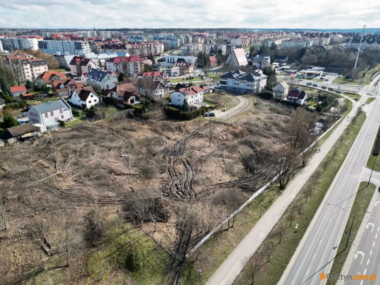 Zdjęcie Kto stawia znaki drogowe na osiedlu? Odpowiedzialność za bezpieczeństwo mieszkańców