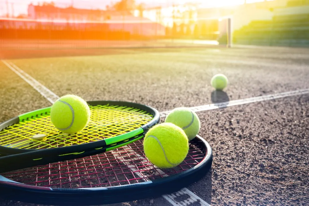 Zdjęcie Ile setów w tenisie Roland Garros? Różnice między mężczyznami a kobietami