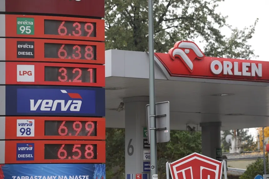 Zdjęcie Czy Orlen przedłuża promocje na paliwo? Sprawdź aktualny status rabatów