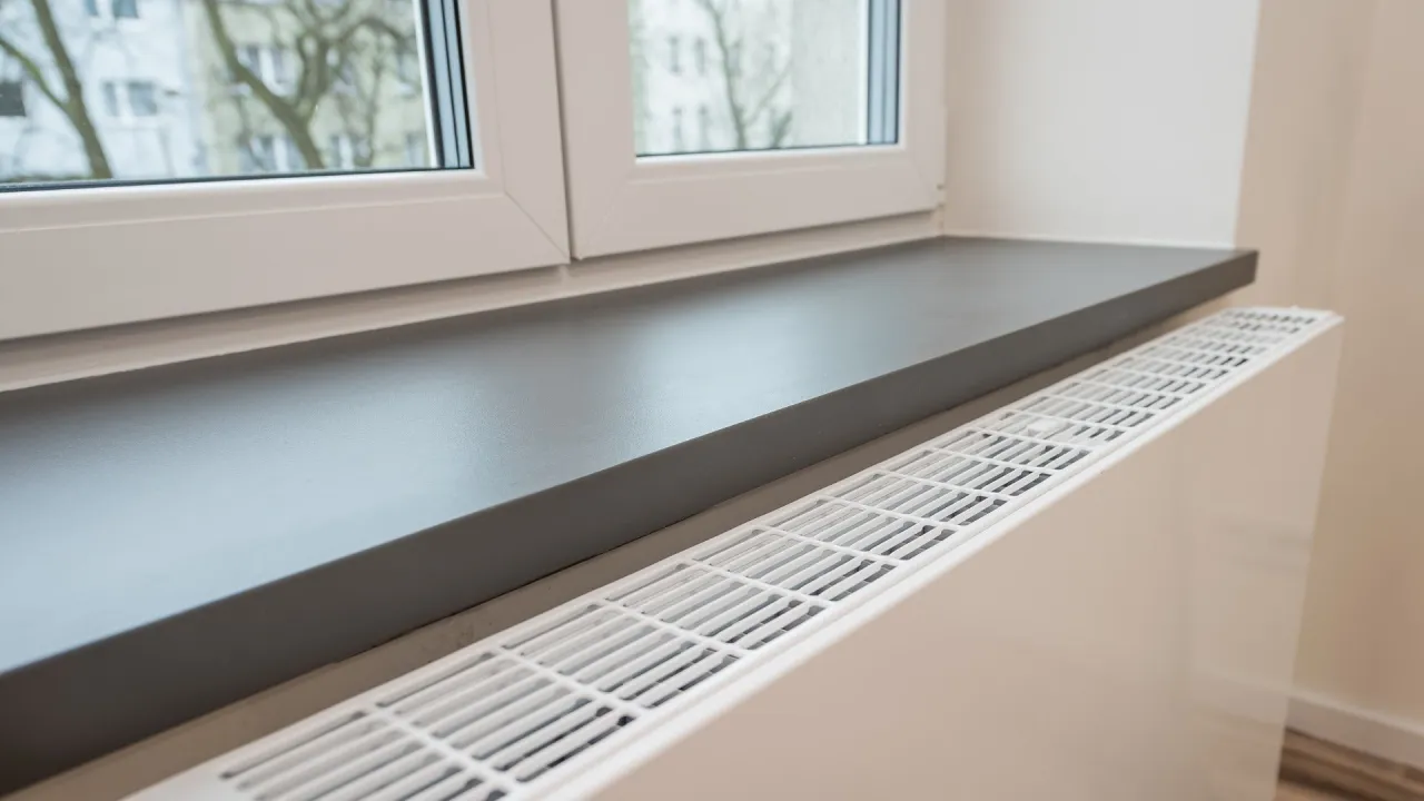 Zdjęcie Jak dobrać parapet wewnętrzny do okna – wymiary, materiały i estetyka