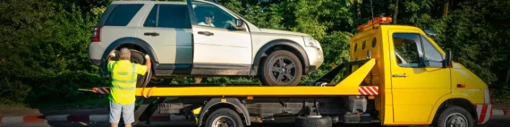 Zdjęcie Ile kosztuje holowanie auta przez policję? Sprawdź aktualne ceny i koszty