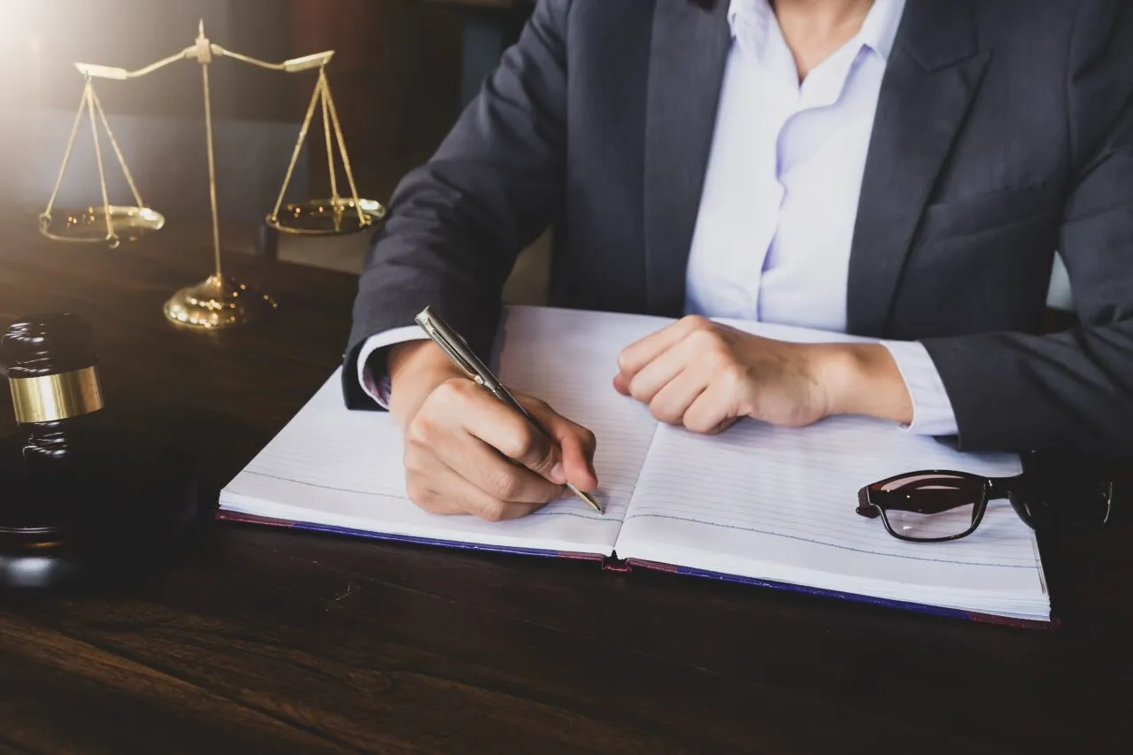 Zdjęcie Gdzie pobrać wniosek o upadłość konsumencką i uniknąć problemów?