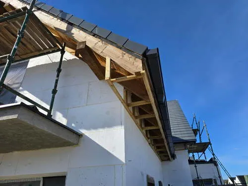 Zdjęcie Co pierwsze podbitka czy elewacja - zasady montażu zewnętrznej izolacji