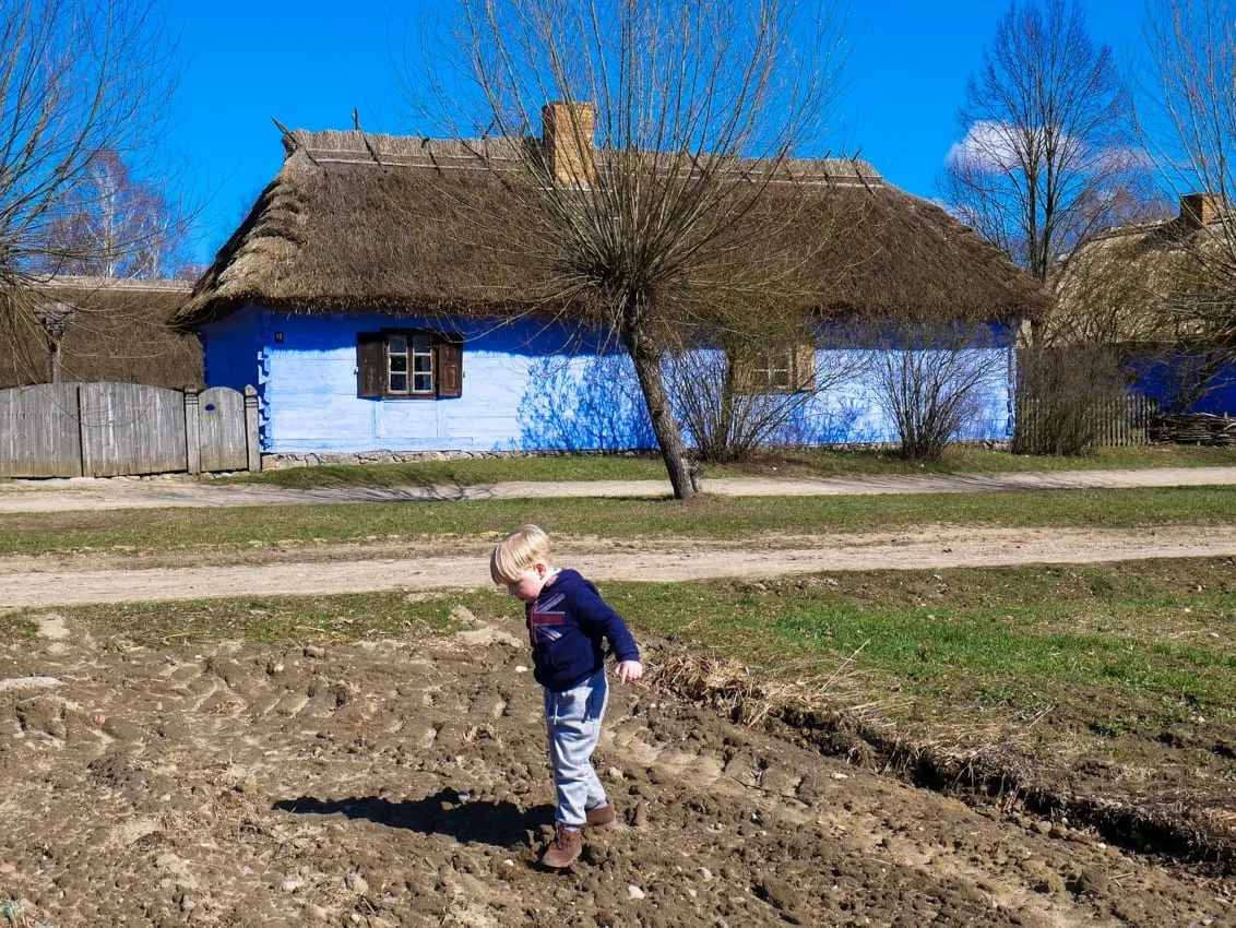 Zdjęcie Chata Skansen w Witulinie - historia, usługi i idealne miejsce na imprezy
