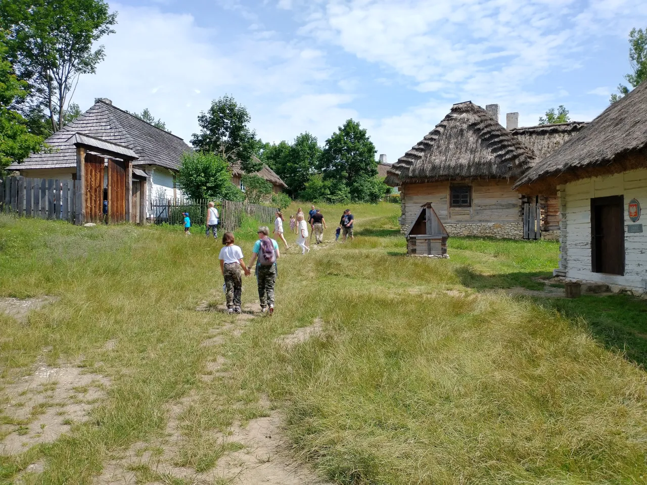 Zdjęcie Skansen Ziemi Kieleckiej – odkryj fascynującą historię i atrakcje