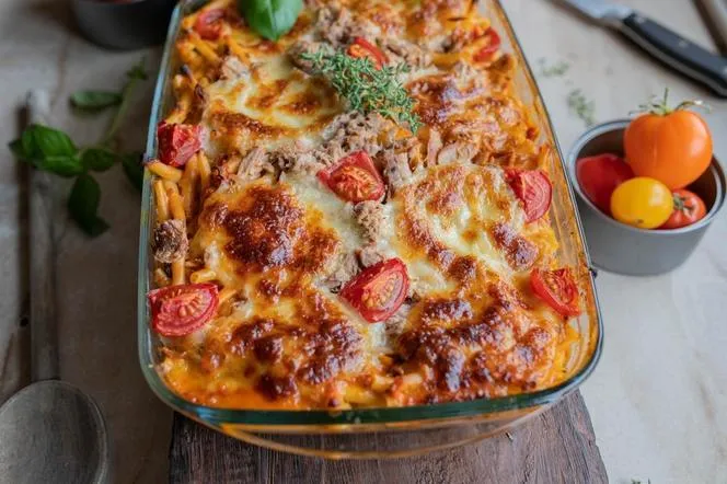 różnorodność składników do zapiekanki z resztek