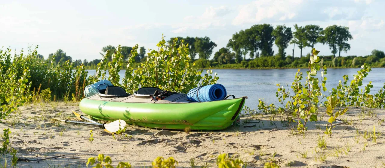spakowany kajak ekwipunek