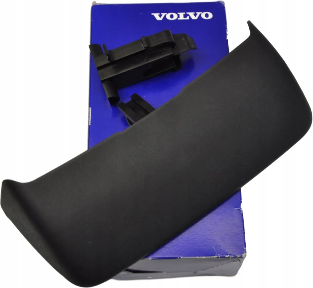 Volvo V50 zderzak przedni miejsce na hak holowniczy zaślepka