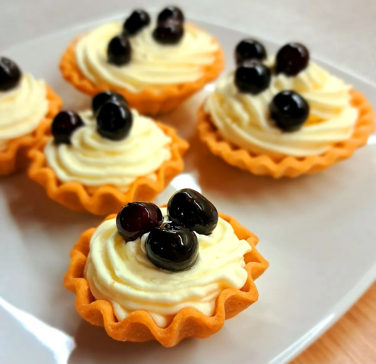 różne kremowe nadzienia do babeczek