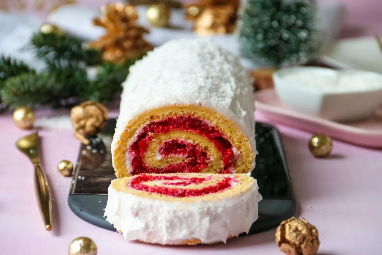 B&ucirc;che roul&eacute;e aux fruits rouges l&eacute;g&egrave;re