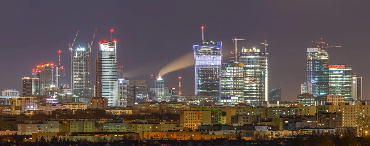 Warszawski skyline nowoczesne budynki