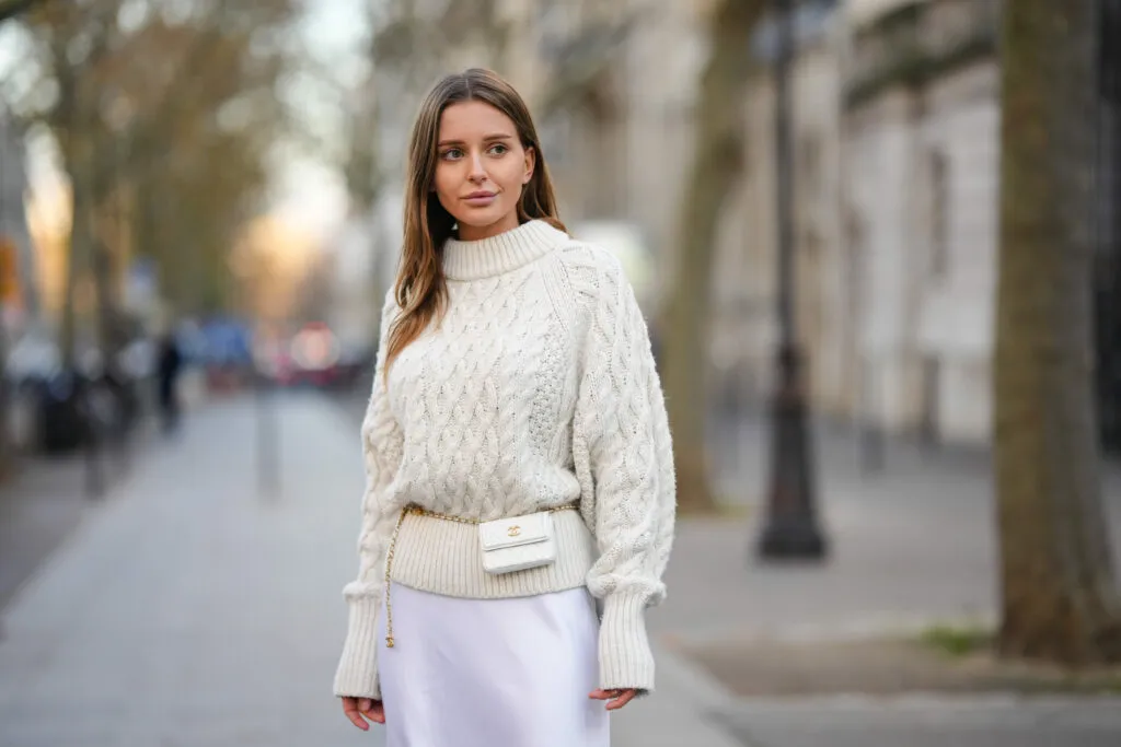 różne fasony swetrów oversize