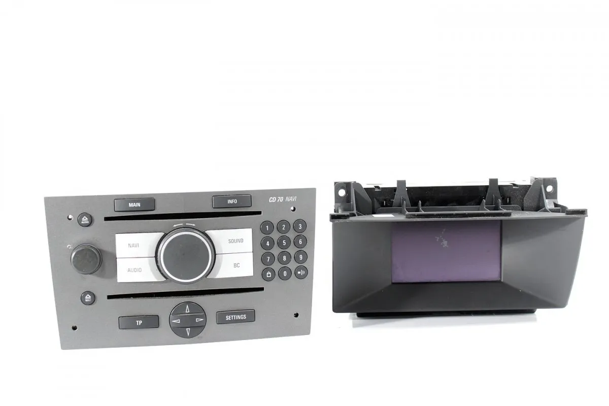 Opel Astra H wnętrze radio