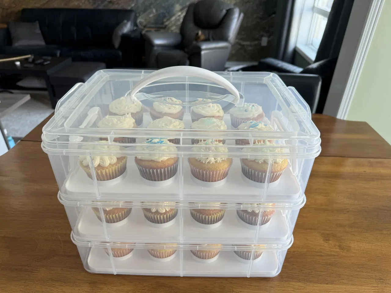 babeczki w pojemniku szczelnym