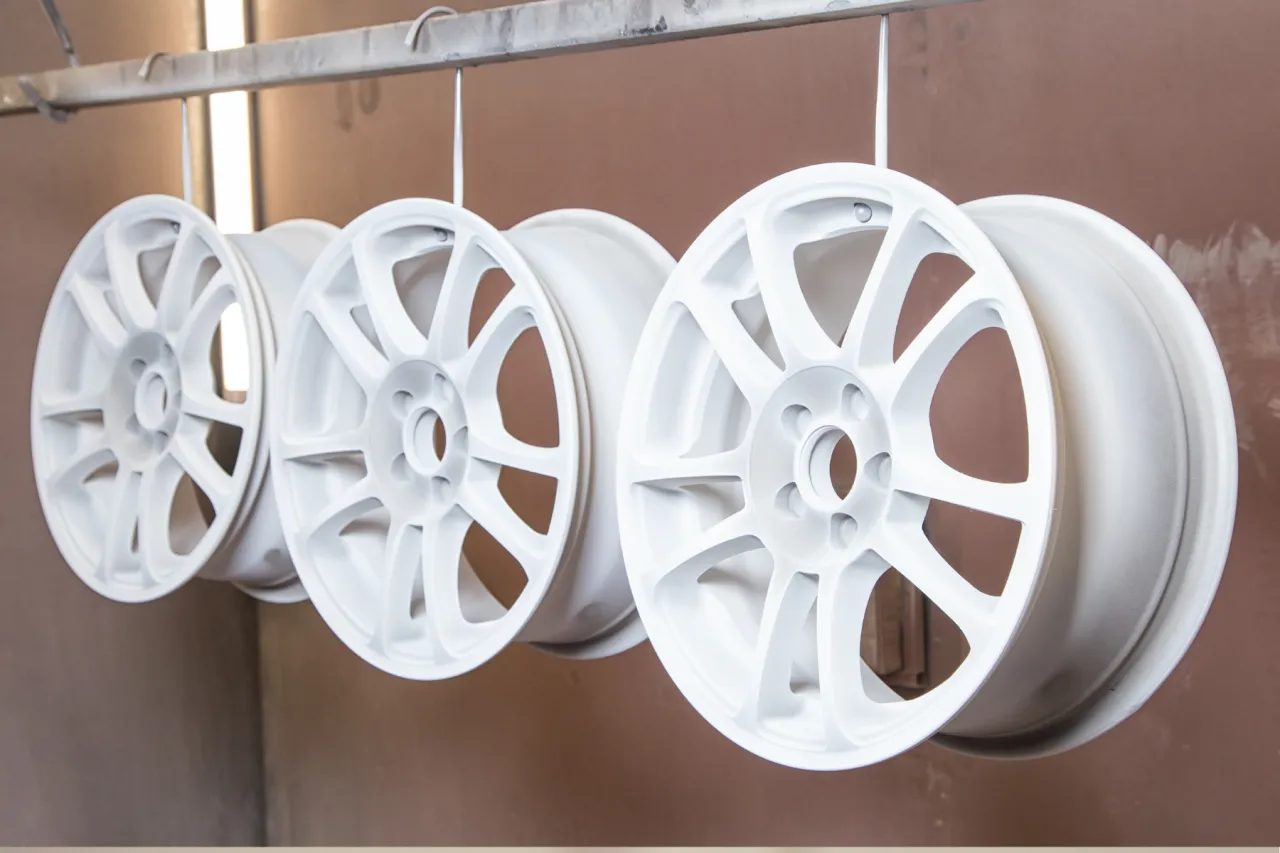 felgi aluminiowe po malowaniu proszkowym