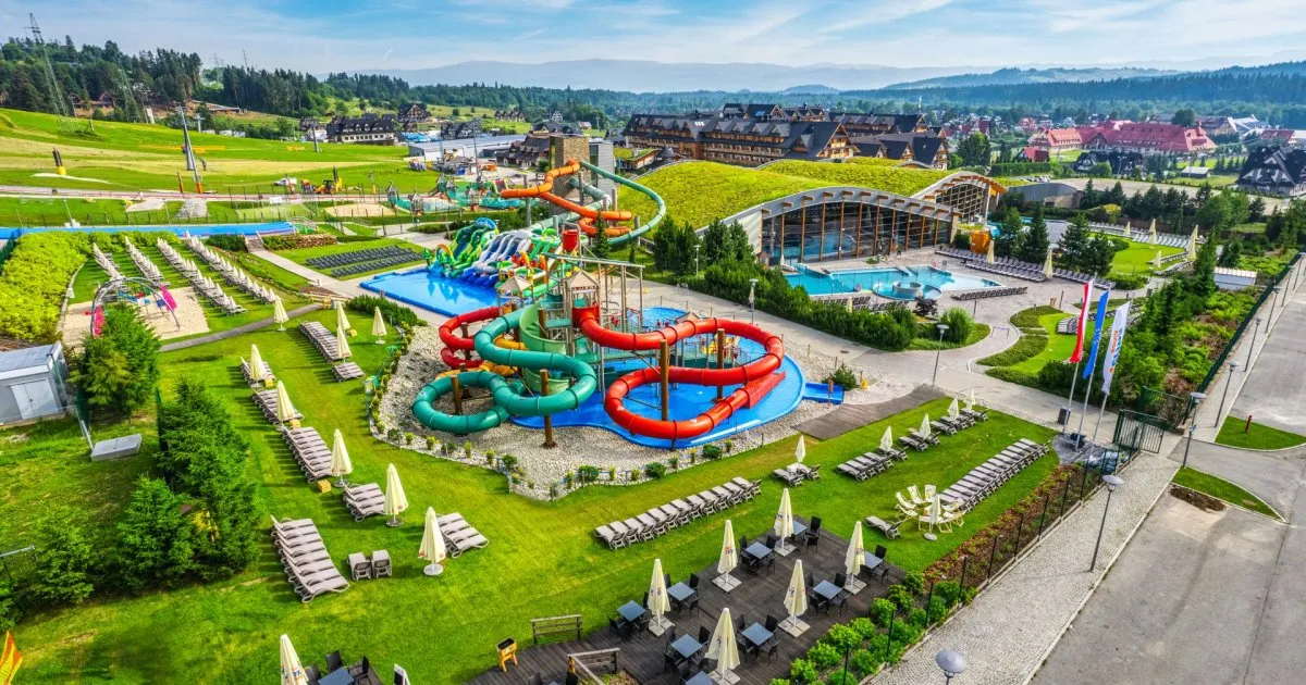 Termy Bania latem, baseny zewnętrzne