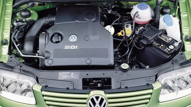 silnik samochodu starszej generacji