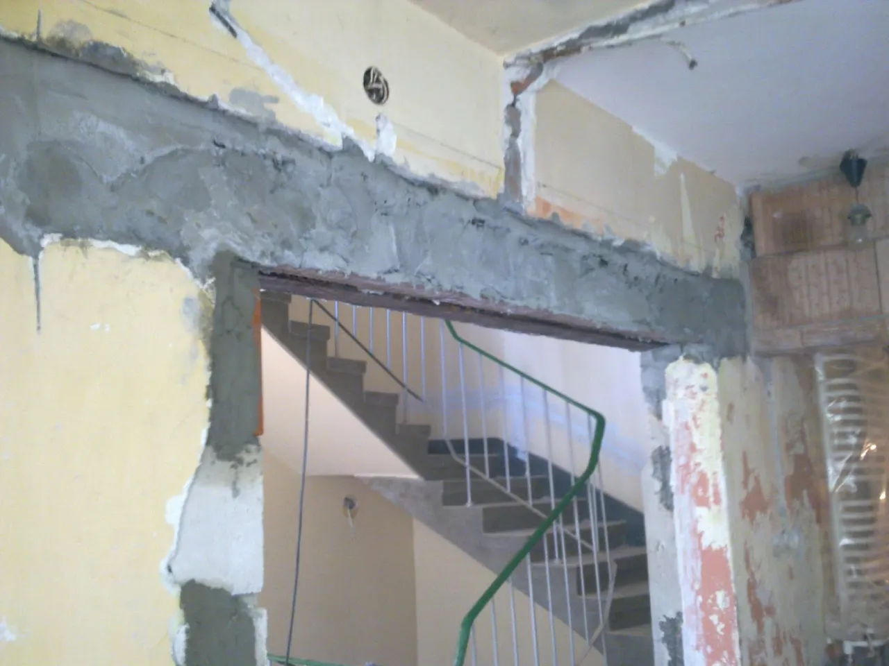 zawalone ściany budynek katastrofa budowlana