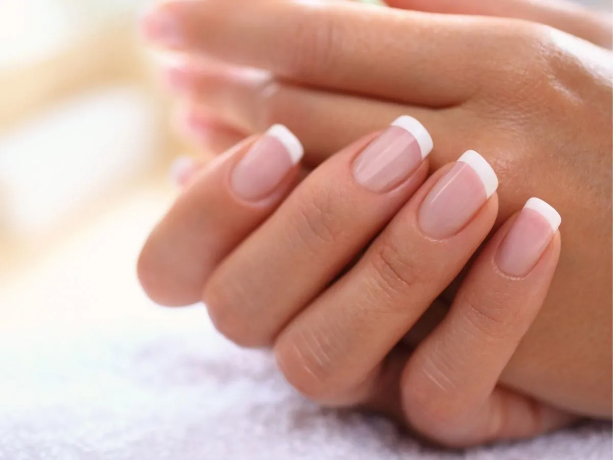 french manicure krok po kroku