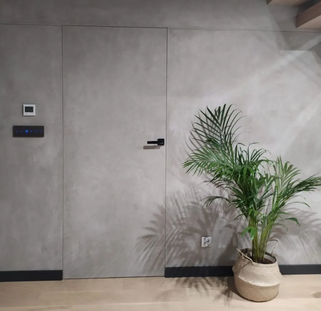 Ościeżnica ukryta, drzwi zlicowane ze ścianą, wykończenie ściany przy drzwiach bezprzylgowych