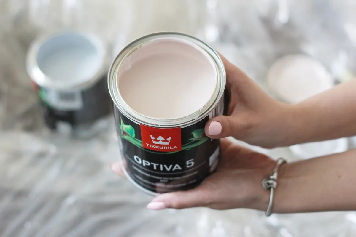 przygotowanie ściany do malowania tikkurila