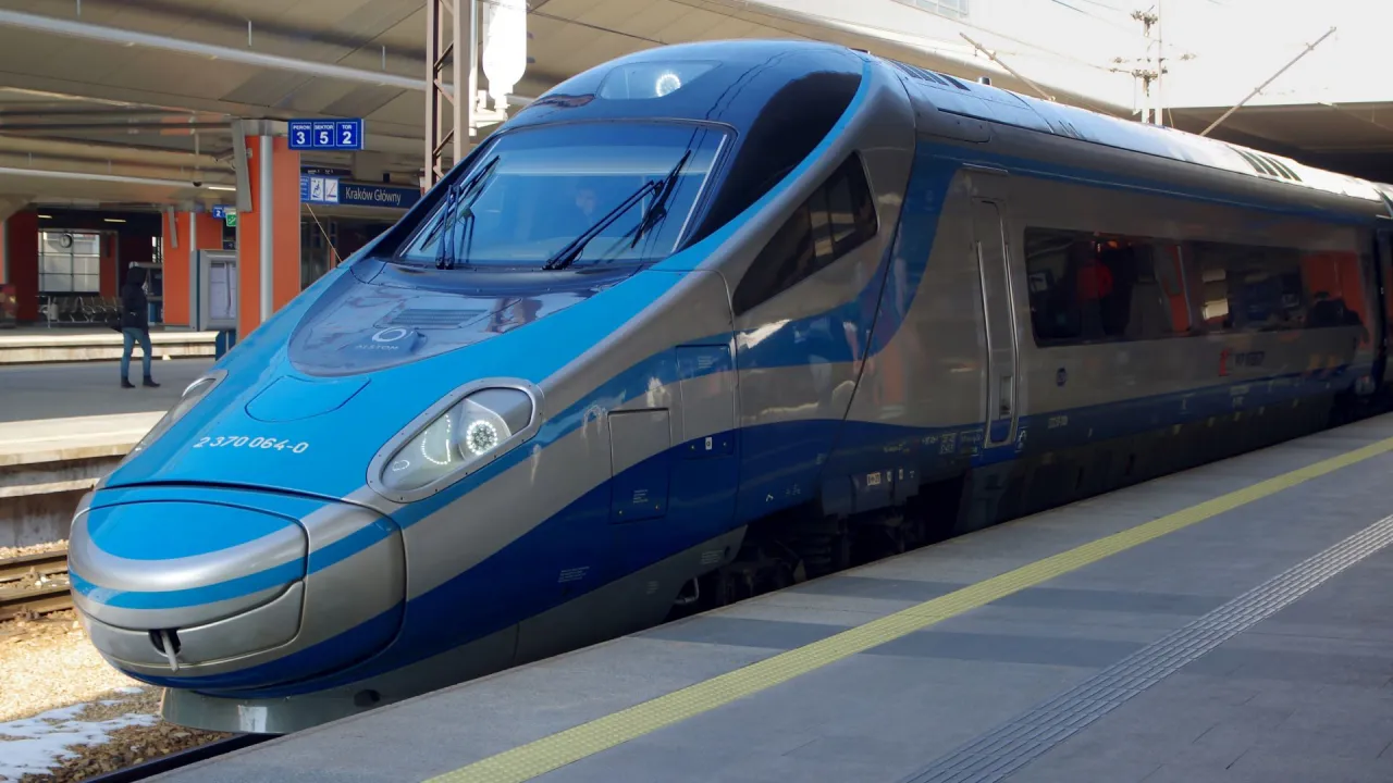 Pociąg Pendolino PKP Intercity