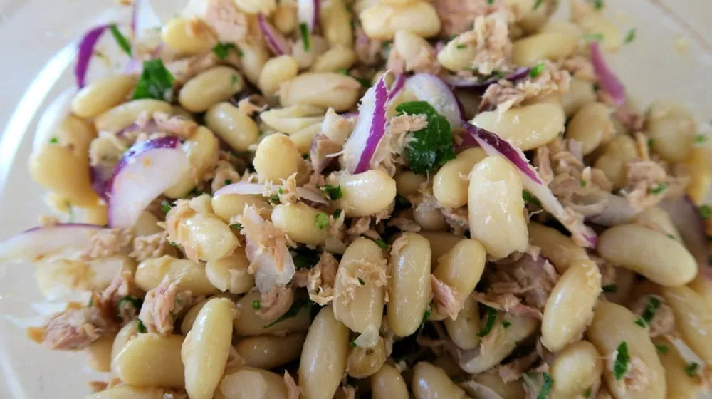 Varianti insalata di fagioli borlotti con tonno e uova