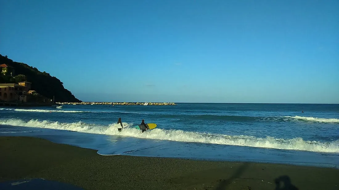Levanto spiaggia sabbiosa surf