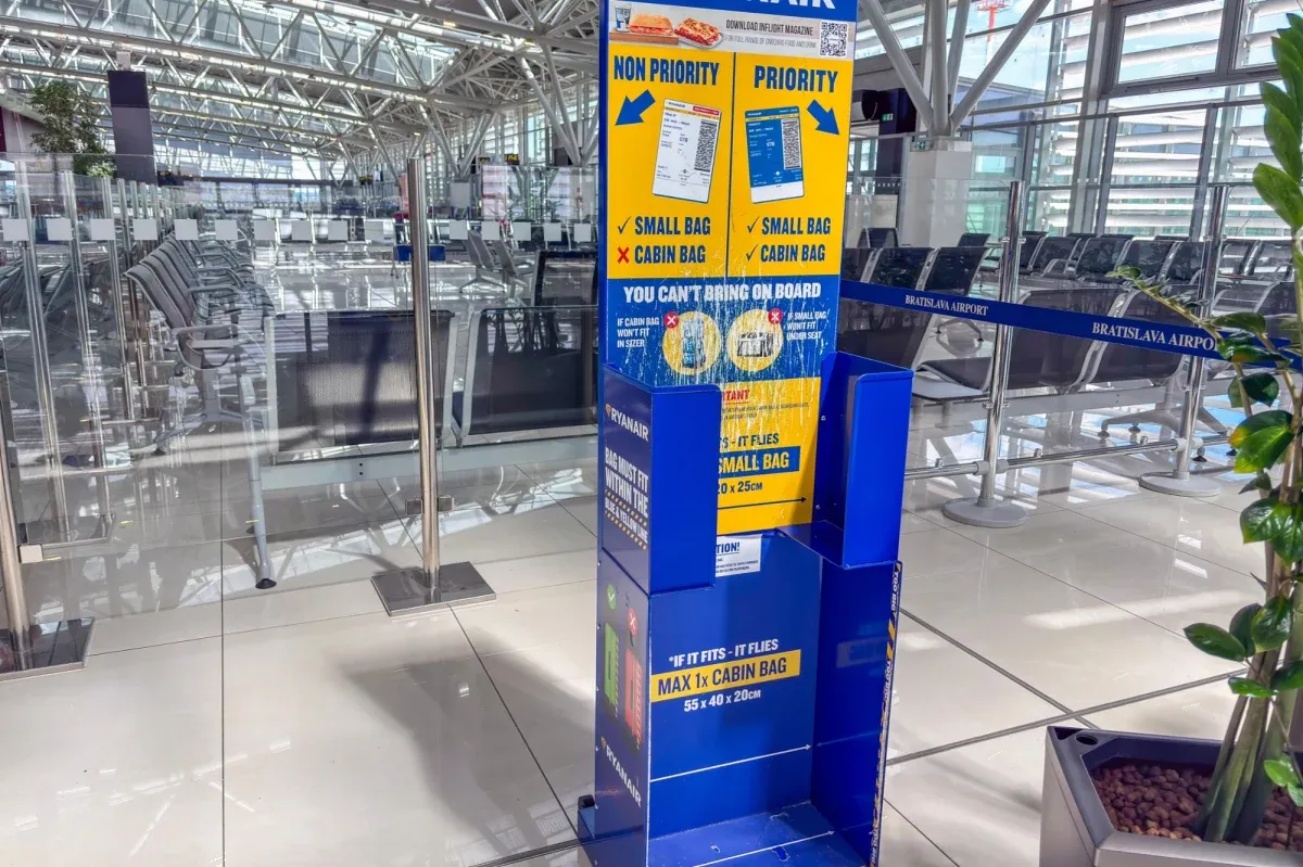 cennik bagażu lotnisko por&oacute;wnanie