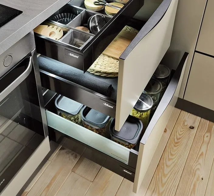 nowoczesne rozwiązania przechowywania w kuchni