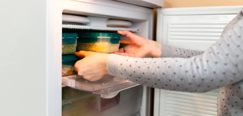 przygotowanie do rozmrażania zamrażarki narzędzia