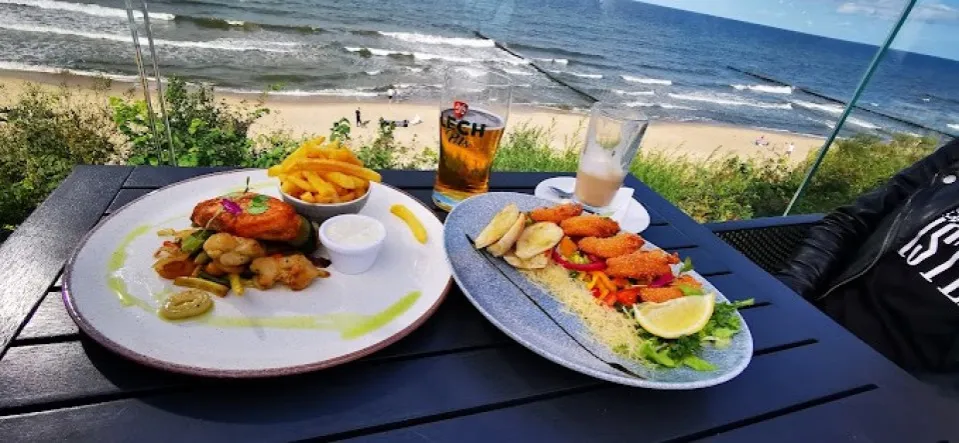 restauracja Ustronie Morskie widok na morze