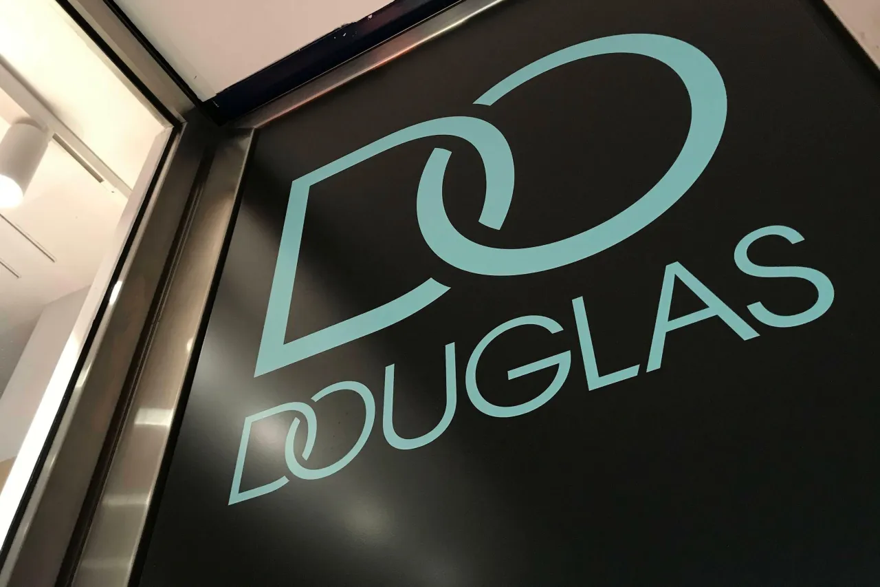 Online Parfümerie und Drogerie Logos