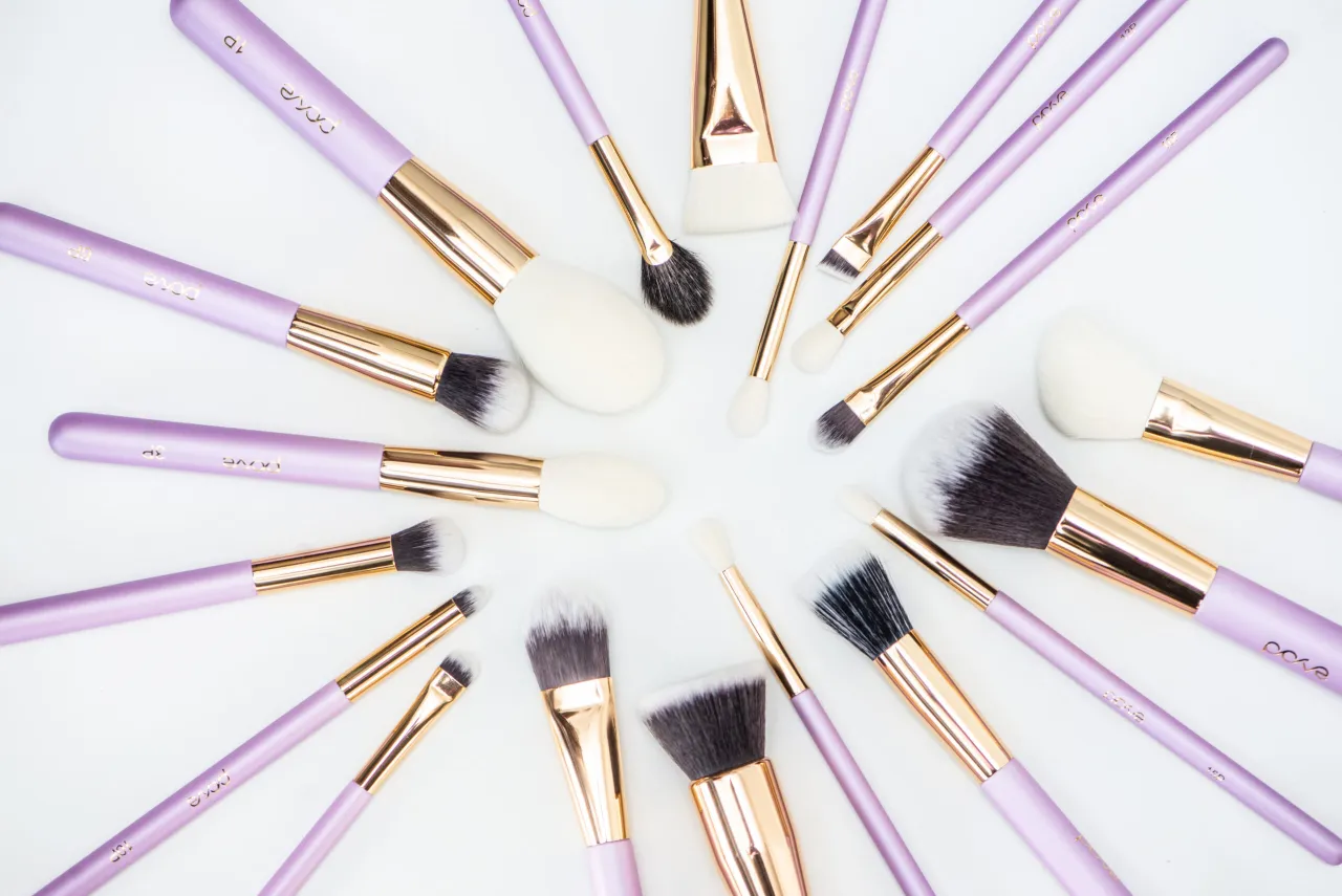 profesjonalne pędzle do makijażu zestaw