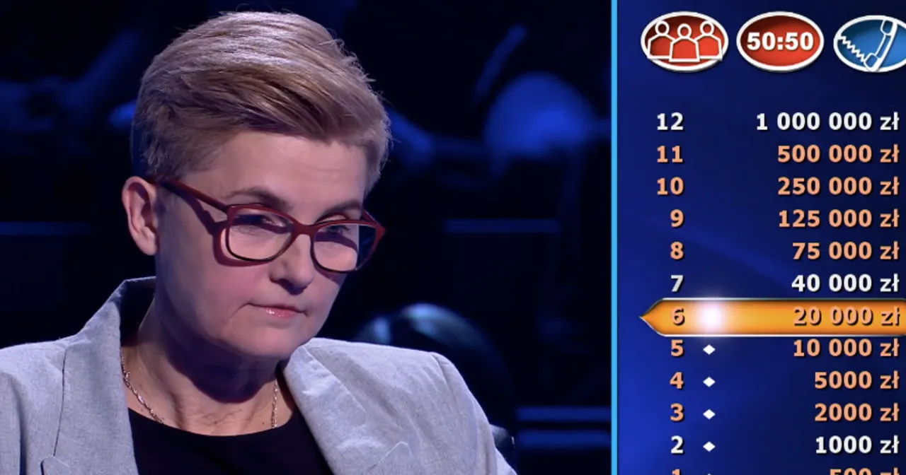 Kobieta w okularach na tle planszy z nagrodami w teleturnieju. Jak wygrać z milionerami?